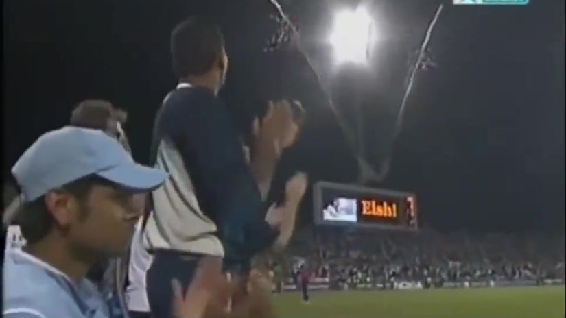 Yuvraj_Singh_6_Sixes_In_6_Balls_HD_1080p[youtubetomp4.org]